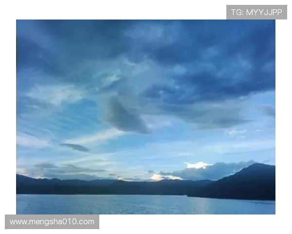 湖光山色间的宁静生活探索